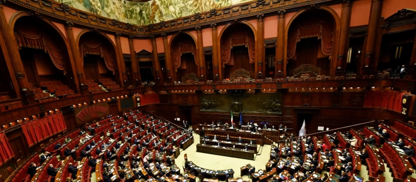 Ευτελισμός της εκλογής ΠτΔ στην Ιταλία: Θα βάλουν όσοι βουλευτές είναι θετικοί στον Covid να ψηφίσουν στο... πάρκινγκ